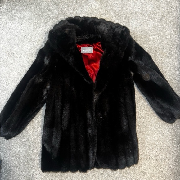 Jordache Jackets & Blazers - Jordache *vintage*Dark Brown Faux Fur Teddy Jacket. 90’s Mob wifey vibes!